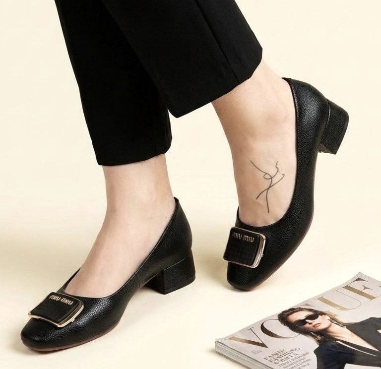 کفش پاشنه کوتاه Miu Miu
